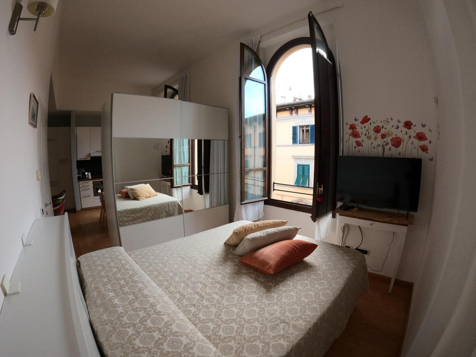 Five Roses Flat